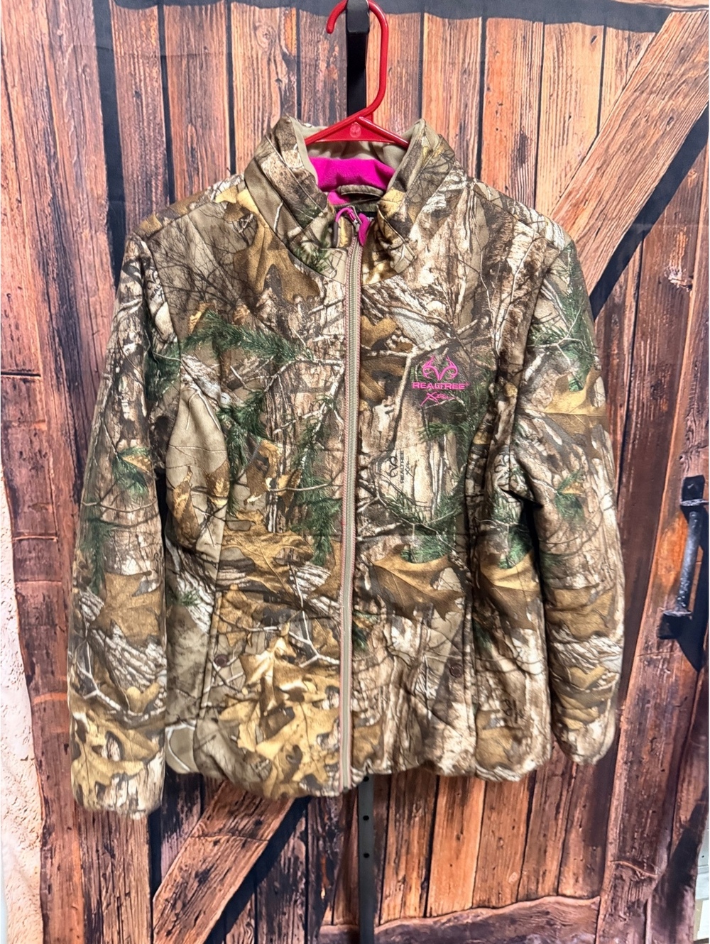 Realtree size large Camouflage Women's Jacket with Pink Lining